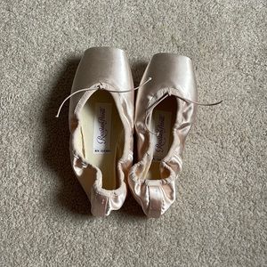 Russian Pointe Rubin Pointe Shoes